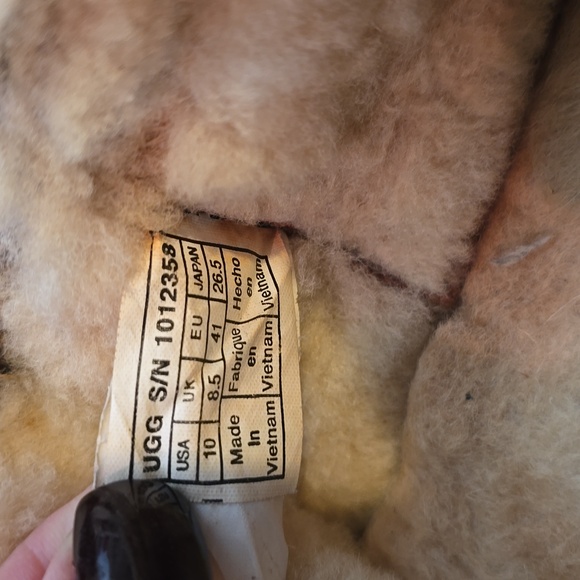 Ugg booties size 10 womens, tan - Picture 3 of 3